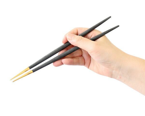 クチポール（Cutipol） ゴア/GOA 箸 + 箸置きセット ブラックマットゴールド