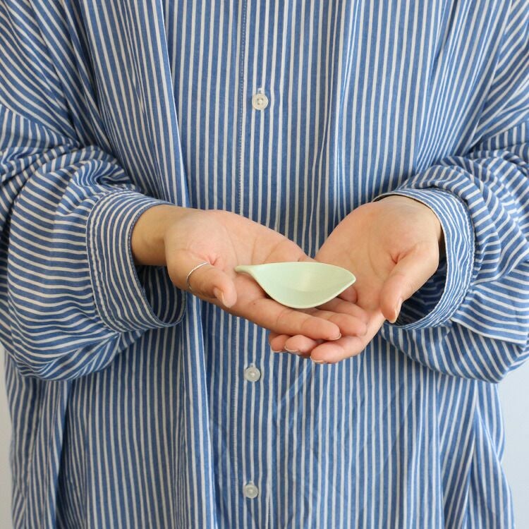 白山陶器 箸置き 8cm グリーン