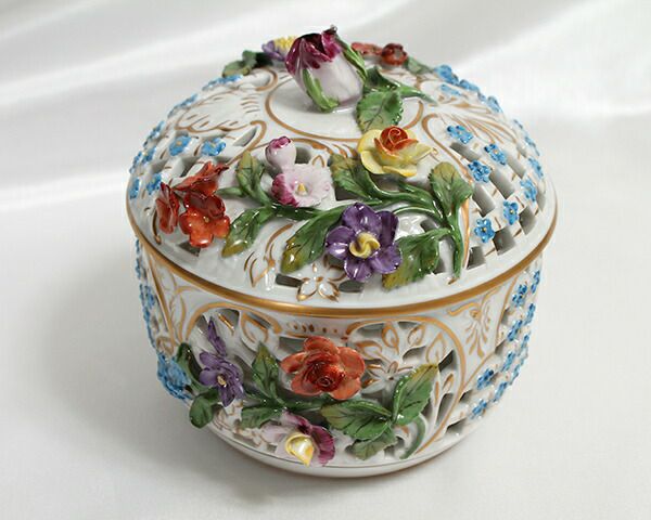 ドレスデン（Dresden） オープンワーク・フラワーピース飾りBOX11cm