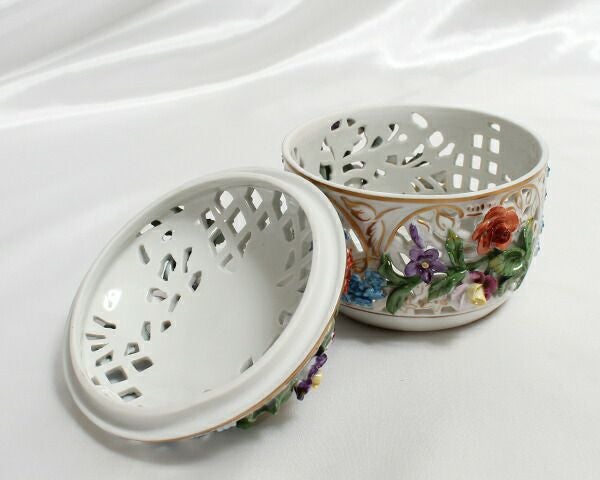 ドレスデン（Dresden） オープンワーク・フラワーピース飾りBOX11cm