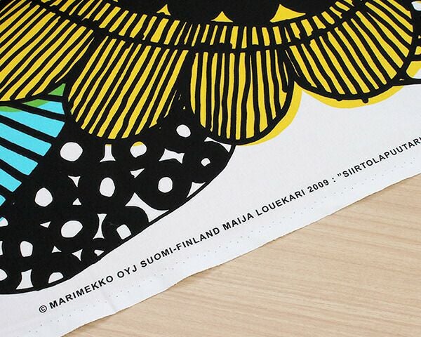 マリメッコ（marimekko） シイルトラプータルハ/SIIRTOLAPUUTARHA コットンファブリック(生地) (30cm以上から10cm単位で切り売り)