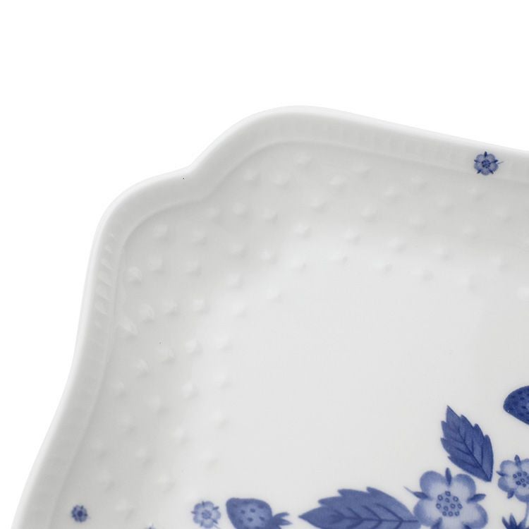 ウェッジウッド（WEDGWOOD） ストロベリーブルームインディゴ フィッシュディッシュ 25.5cm ホワイト