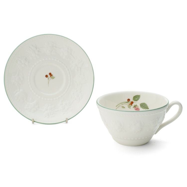 ウェッジウッド（WEDGWOOD） フェスティビティ/FESTIVITY ティーカップ&ソーサー ラズベリー