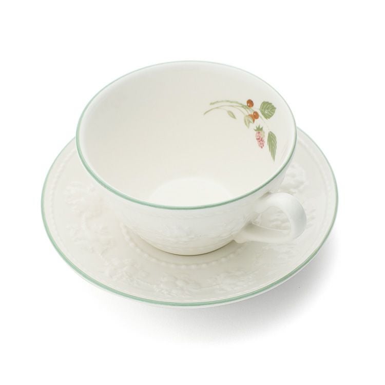 ウェッジウッド（WEDGWOOD） フェスティビティ/FESTIVITY ティーカップ&ソーサー ラズベリー