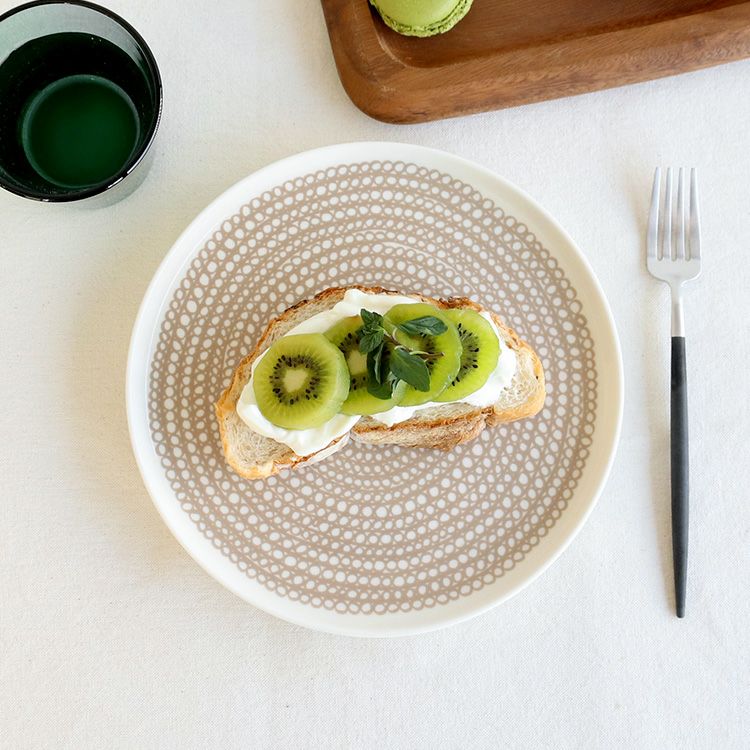 マリメッコ（marimekko） シイルトラプータルハ/SIIRTOLAPUUTARHA プレート 20cm クレイ/ホワイト